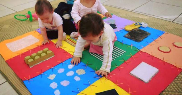 fine motor activities for 2 year old