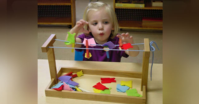 fine motor skills activities for 2-3 year old