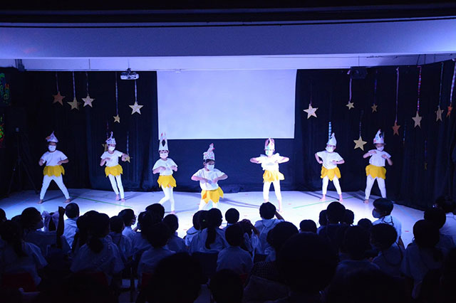 การแสดงของน้องๆ ชั้นอ.3