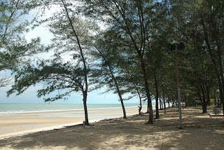 ้เที่ยวไหนดี หาดสวนสน น่าสนไหม