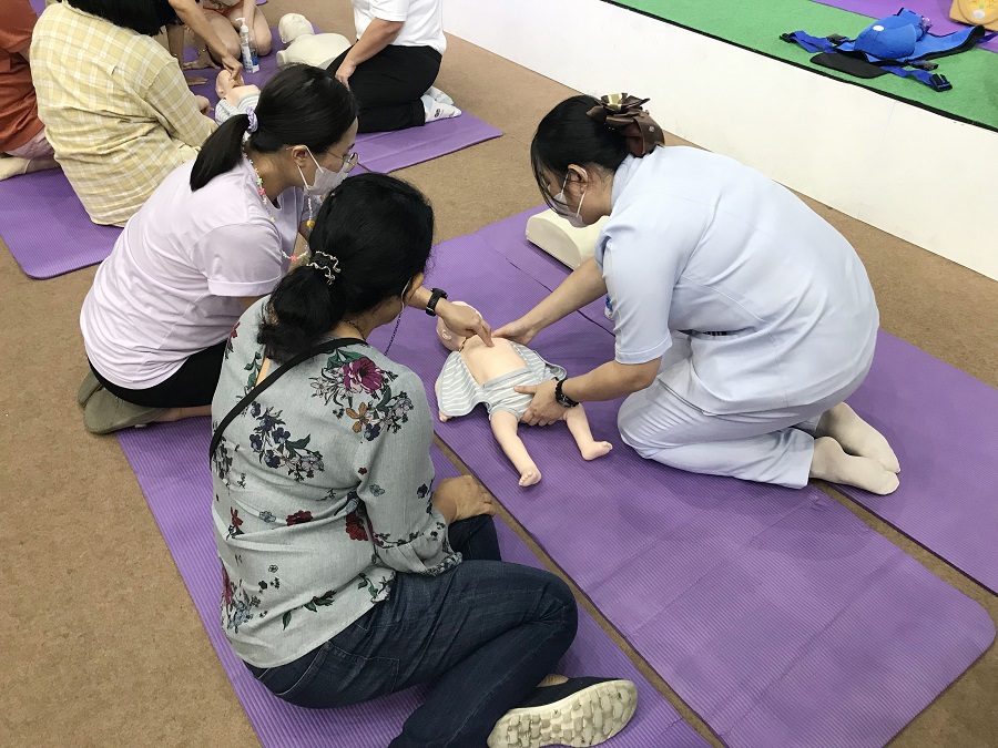 การทำ CPR และ การปฐมพยาบาลลูก โดย รพ. พระรามเก้า