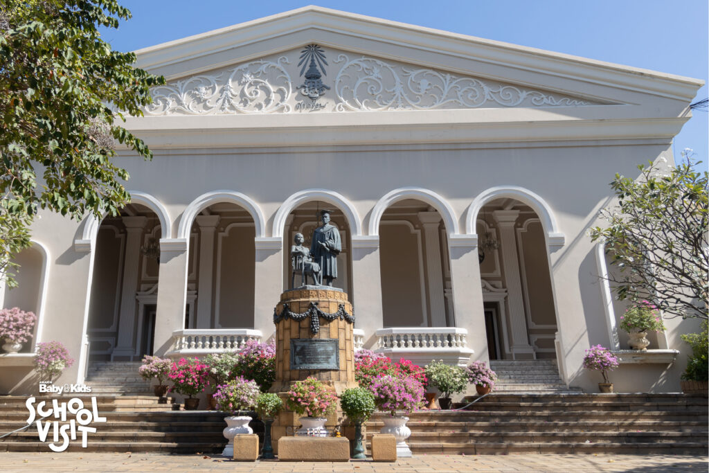 โรงเรียนเขมะสิริอนุสสรณ์
