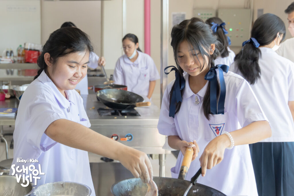โรงเรียนเขมะสิริอนุสสรณ์
