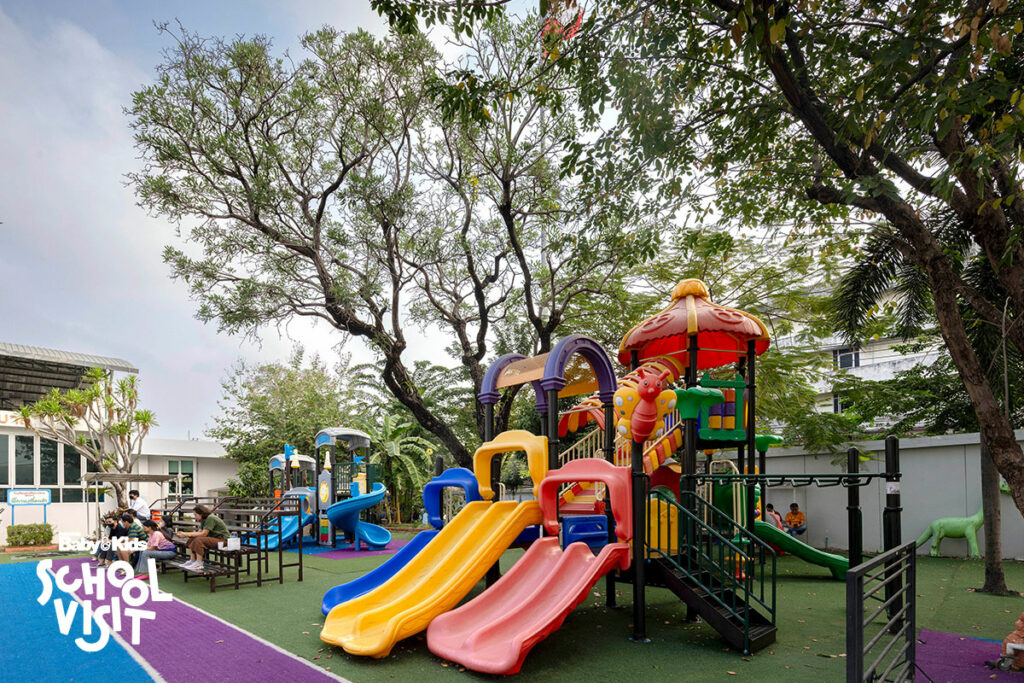 โรงเรียนจารุวรรณ