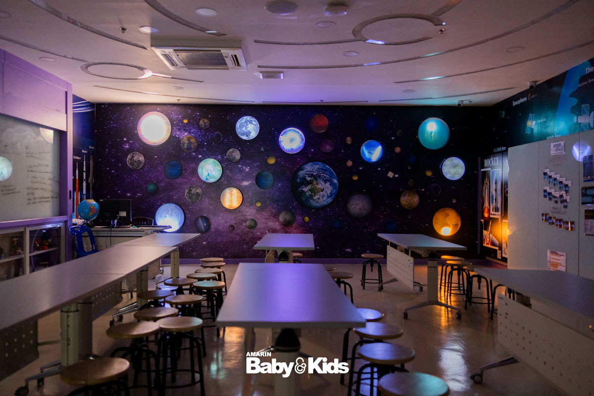 โรงเรียนสาธิต ห้องเรียนสุดสร้างสรรค์ อุปกรณ์การเรียนครบครัน ห้องเรียนสาธิต 