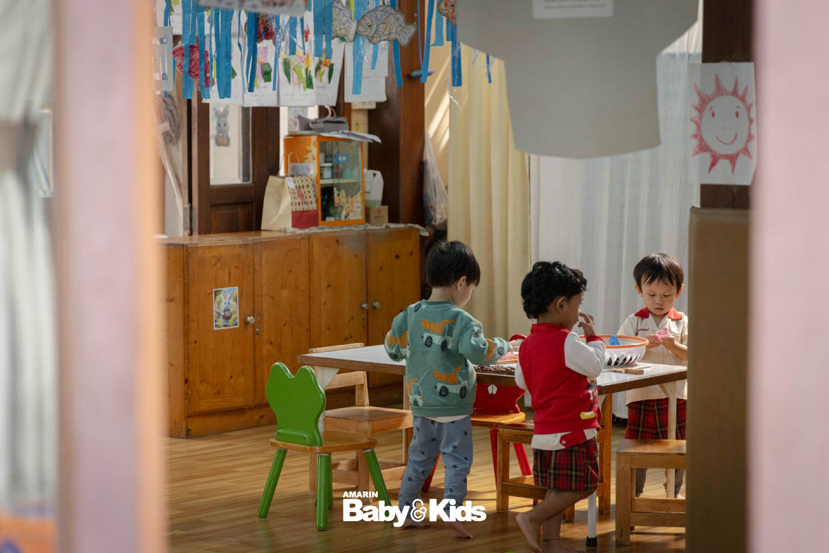 บรรยากาศห้องเรียนของโรงเรียนอนุบาลมณีรัตน์ ยานนาวา กิจกรรมเสริมทักษะเด็กปฐมวัย โรงเรียนอนุบาลมณีรัตน์