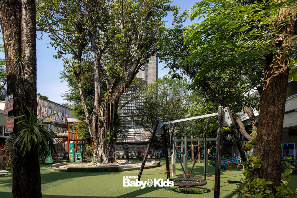 โรงเรียนสาธิตจุฬา สนามกีฬา โรงเรียนประถม  สนามเด็กเล่น 